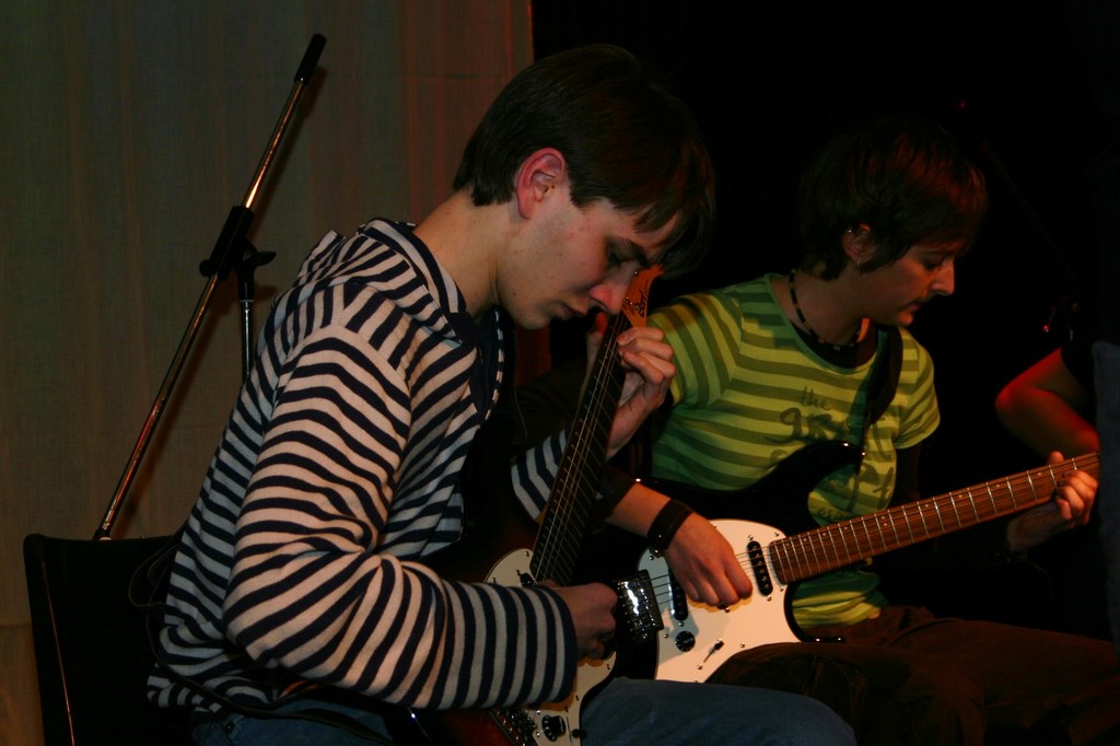 Guitare électrique.  Concert au centre culturel d'Ans-Alleur